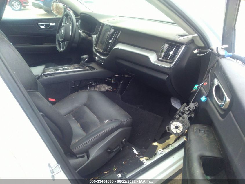 2019 VOLVO XC60 MOMENTUM LYV102RK2KB287853