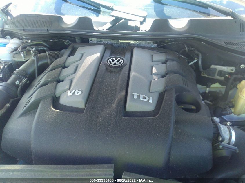 2014 VOLKSWAGEN TOUAREG LUX WVGEP9BP7ED013730