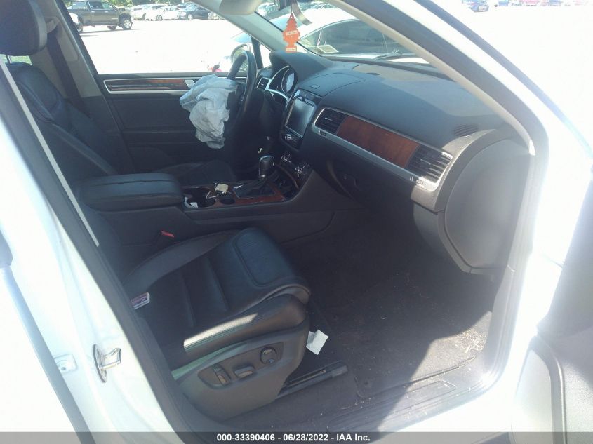 2014 VOLKSWAGEN TOUAREG LUX WVGEP9BP7ED013730