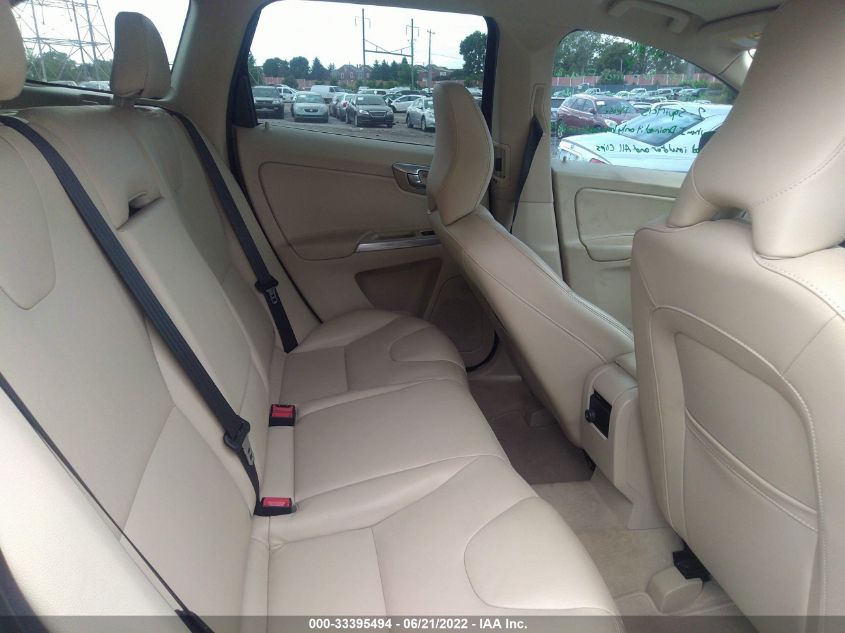 2015 VOLVO XC60 T5 YV4612RK9F2670759