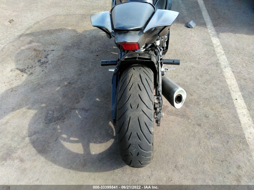 2017 YAMAHA YZFR6 JYARJ28EXHA002002