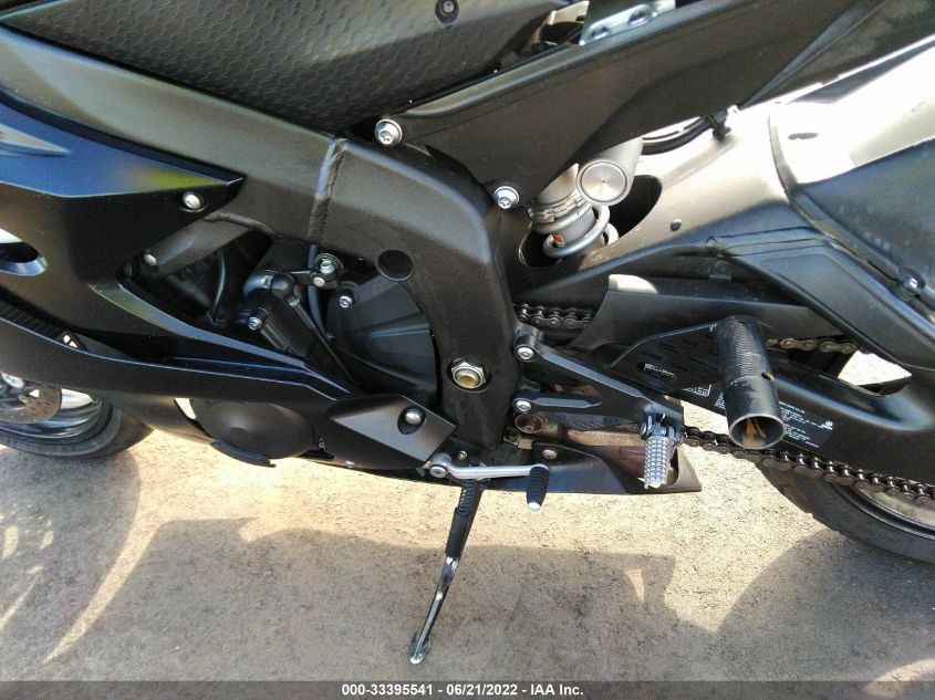 2017 YAMAHA YZFR6 JYARJ28EXHA002002