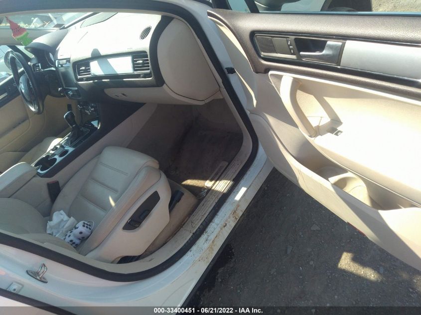 2013 VOLKSWAGEN TOUAREG SPORT W/NAV WVGEP9BP4DD011738