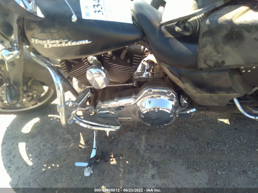 2010 HARLEY-DAVIDSON FLHX 1HD1KB419AB643237