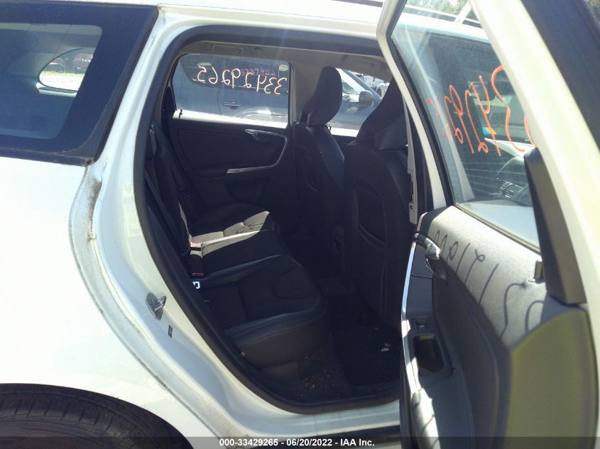 2016 VOLVO XC60 T5 YV4612RJ9G2835749