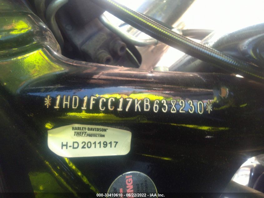 2019 HARLEY-DAVIDSON FLHTCU 1HD1FCC17KB638230