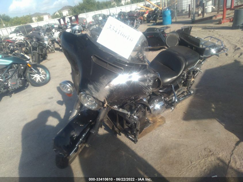 2019 HARLEY-DAVIDSON FLHTCU 1HD1FCC17KB638230