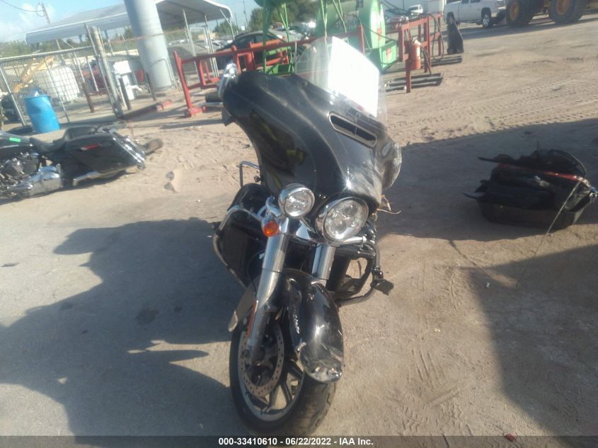 2019 HARLEY-DAVIDSON FLHTCU 1HD1FCC17KB638230