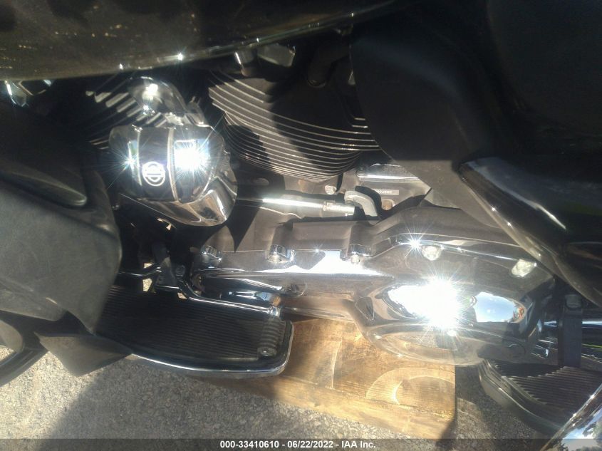 2019 HARLEY-DAVIDSON FLHTCU 1HD1FCC17KB638230