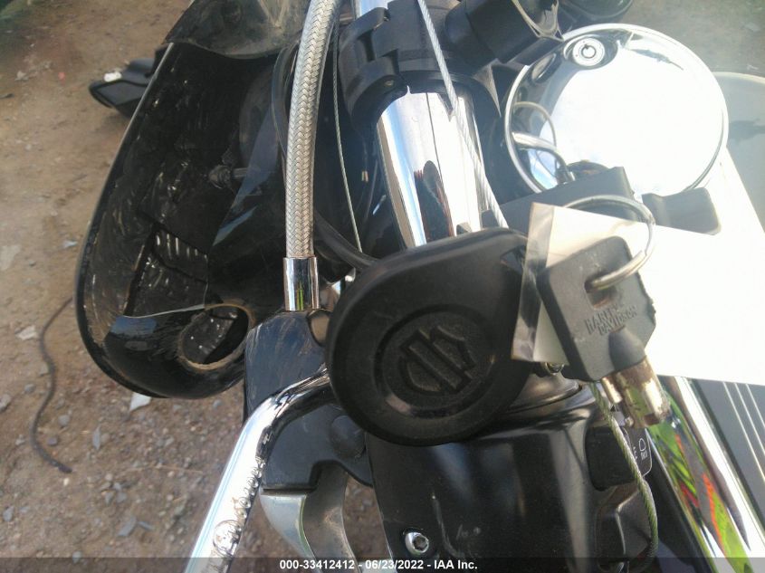 2008 HARLEY-DAVIDSON FLHX 1HD1KB4388Y617284