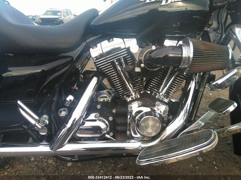 2008 HARLEY-DAVIDSON FLHX 1HD1KB4388Y617284
