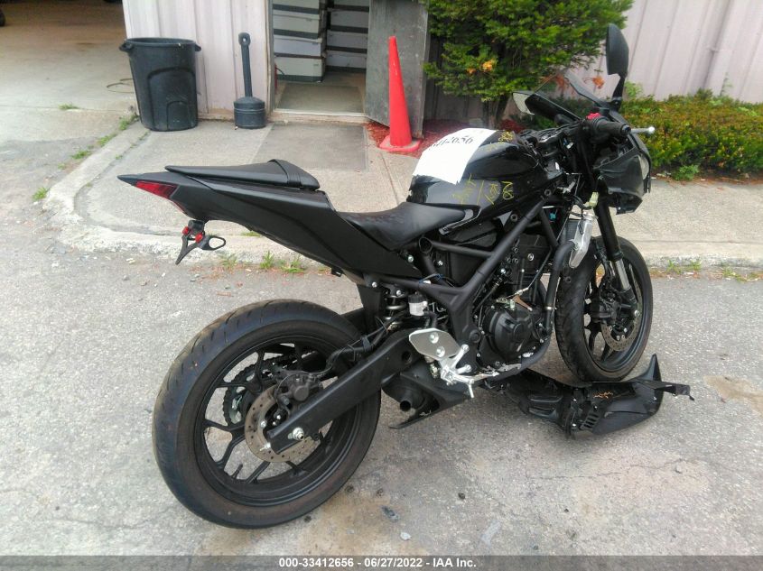 2021 YAMAHA YZFR3 A MH3RH18Y3MK007956