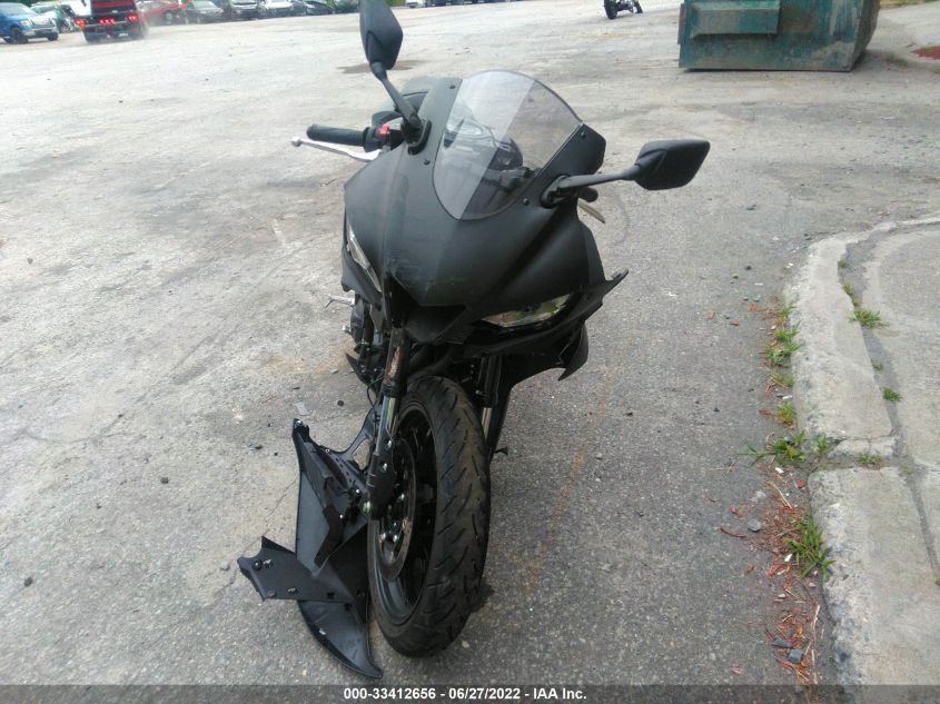 2021 YAMAHA YZFR3 A MH3RH18Y3MK007956