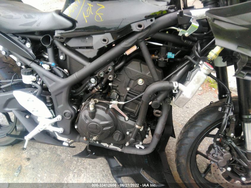 2021 YAMAHA YZFR3 A MH3RH18Y3MK007956