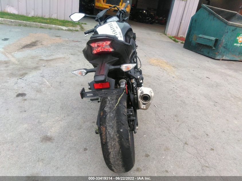 2022 KAWASAKI ZR900 JKAZR2F16NA041415