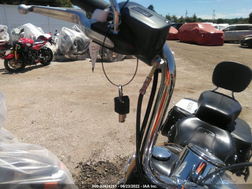 2017 HARLEY-DAVIDSON FLSTC HERITAGE SOFTAIL CLASSIC 1HD1BWV17HB032364