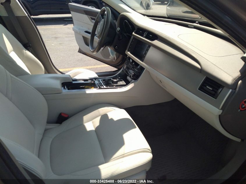 2017 JAGUAR XF 20D PREMIUM SAJBD4BN4HCY44017