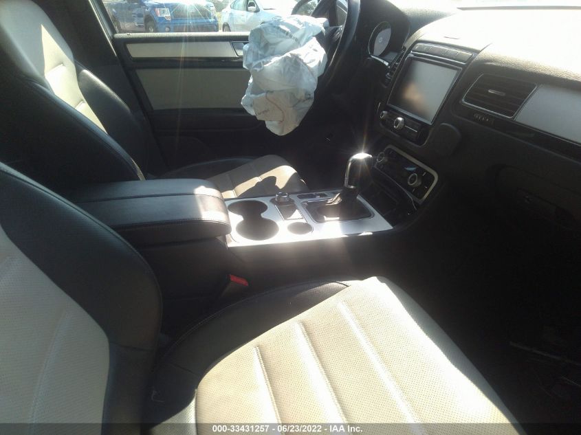 2017 VOLKSWAGEN TOUAREG WOLFSBURG EDITION WVGRF7BP3HD004827