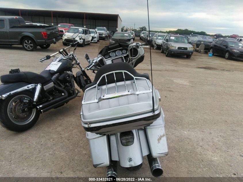 2017 HARLEY-DAVIDSON FLHTKSE CVO LIMITED 1HD1TEF15HB959059