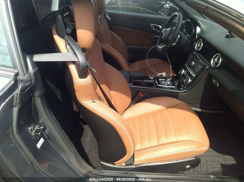 2019 MERCEDES-BENZ SLC SLC 300 WDDPK3JA1KF160220