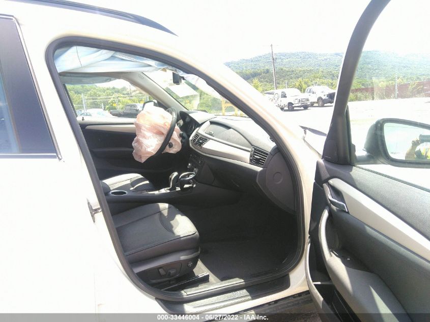 2015 BMW X1 XDRIVE28I WBAVL1C54FVY25901