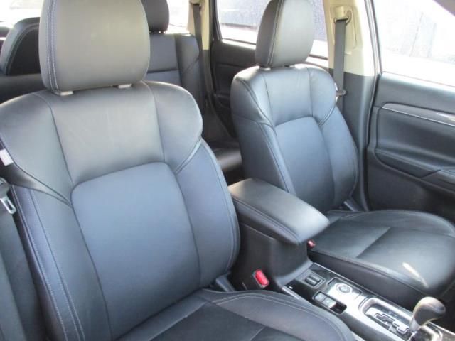 2020 MITSUBISHI OUTLANDER SE/SEL/LE JA4AZ3A36LZ019067