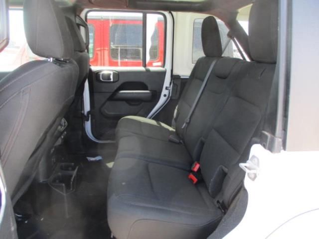 2020 JEEP WRANGLER UNLIMITED SAHARA 1C4HJXEN8LW256840