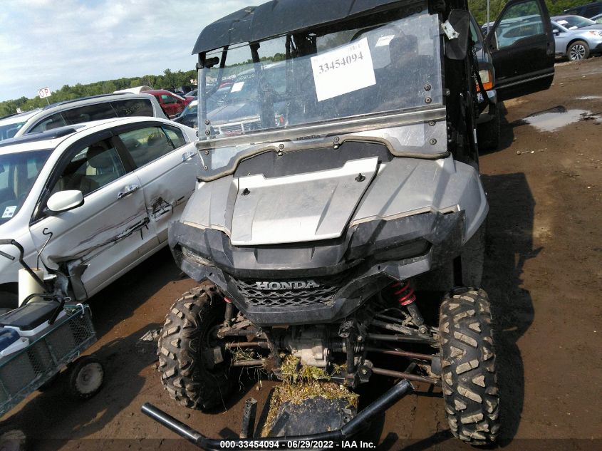 2017 HONDA SXS700 M4 1HFVE02H7H4302504