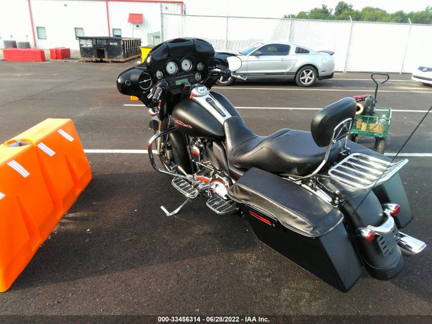2010 HARLEY-DAVIDSON FLHX 1HD1KB415AB608985