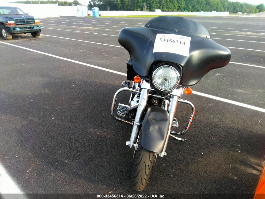 2010 HARLEY-DAVIDSON FLHX 1HD1KB415AB608985