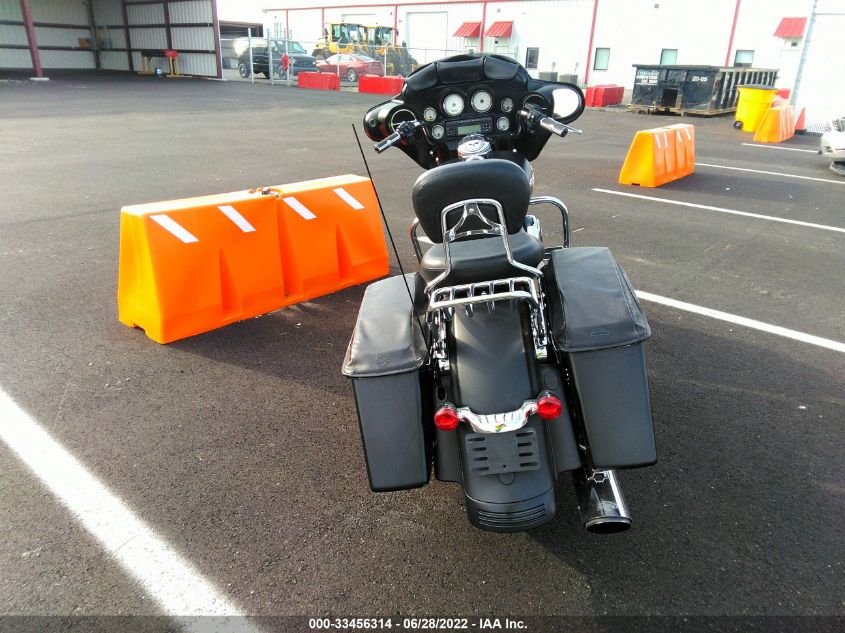 2010 HARLEY-DAVIDSON FLHX 1HD1KB415AB608985
