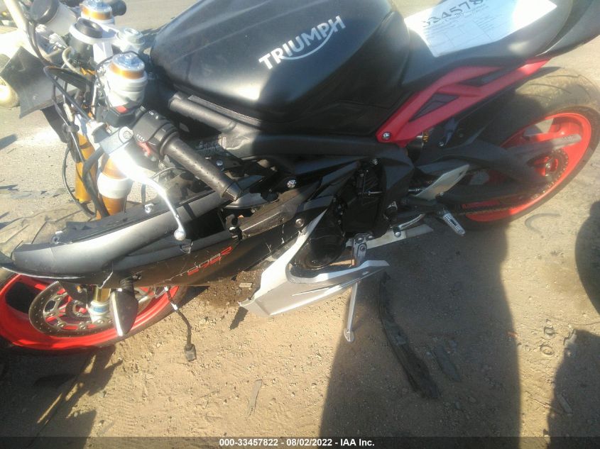 2016 TRIUMPH MOTORCYCLE DAYTONA 675R ABS SMTA02YK2GJ737888