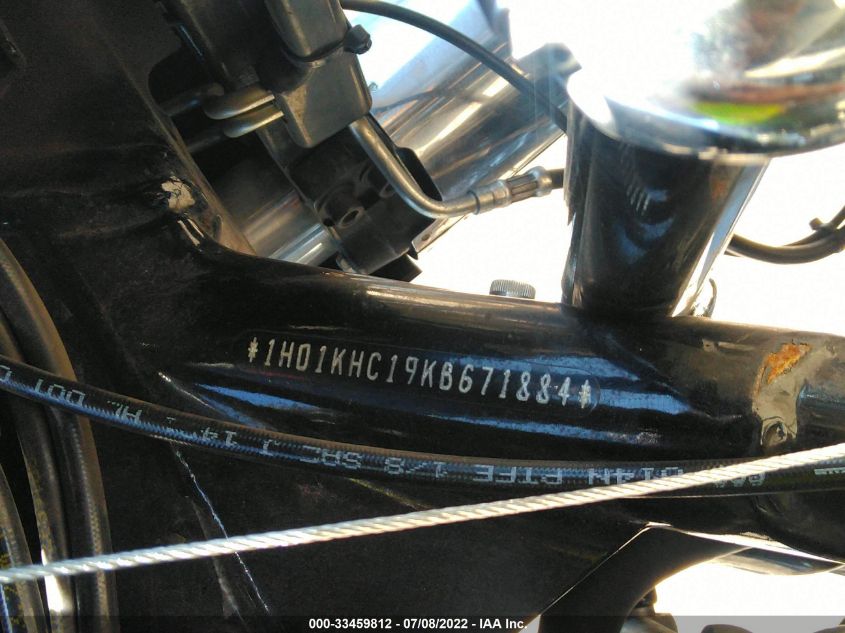 2019 HARLEY-DAVIDSON FLTRX 1HD1KHC19KB671884