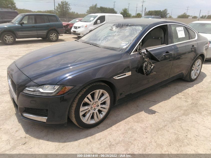 2017 JAGUAR XF PREMIUM SAJBD4BV8HCY44358