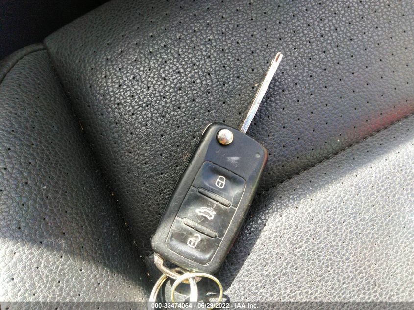 2014 VOLKSWAGEN EOS KOMFORT WVWBW8AH5EV001827