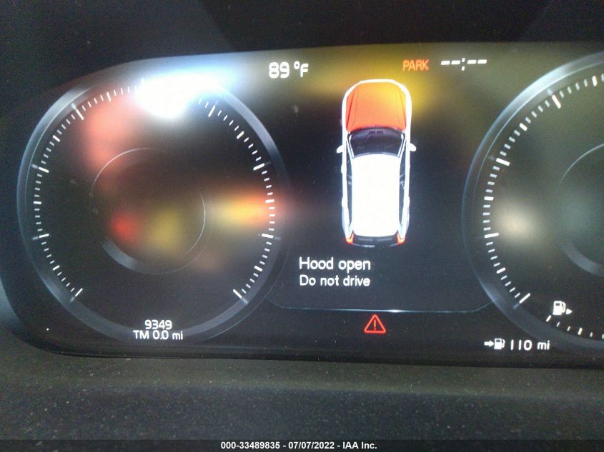 2018 VOLVO XC60 MOMENTUM LYVA22RK8JB097029