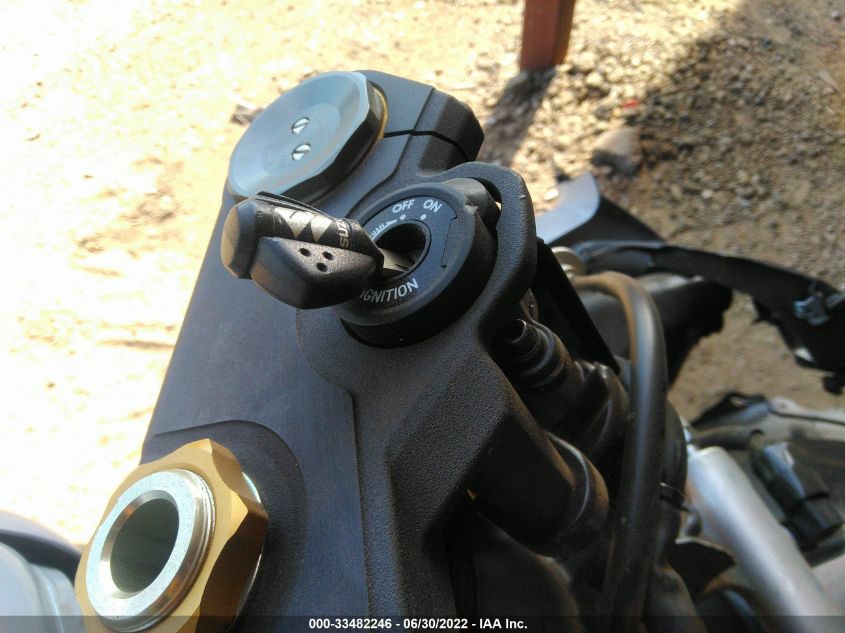 2022 SUZUKI GSX-R750 JS1GR7MA1N7100844