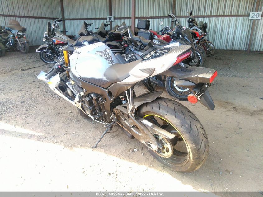 2022 SUZUKI GSX-R750 JS1GR7MA1N7100844
