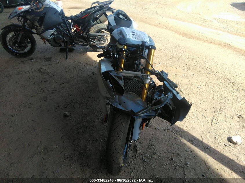 2022 SUZUKI GSX-R750 JS1GR7MA1N7100844