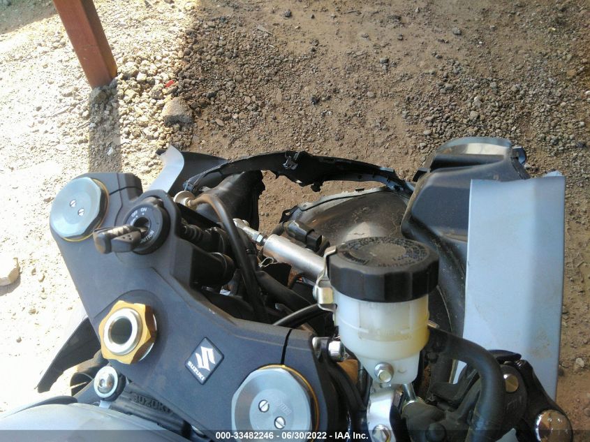 2022 SUZUKI GSX-R750 JS1GR7MA1N7100844