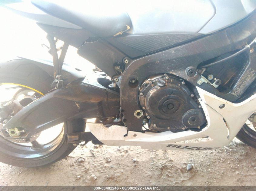 2022 SUZUKI GSX-R750 JS1GR7MA1N7100844