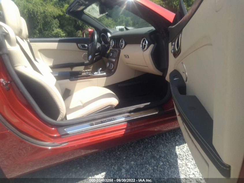 2018 MERCEDES-BENZ SLC SLC 300 WDDPK3JA1JF151130