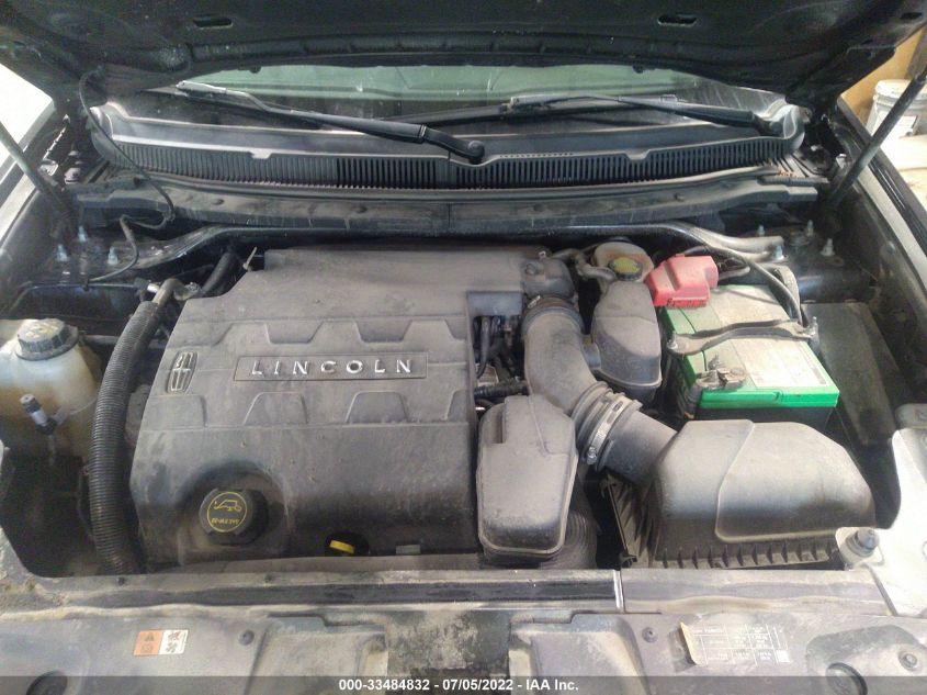 2017 LINCOLN MKT 2LMHJ5NK5HBL01655