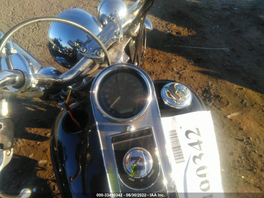 2006 HARLEY-DAVIDSON FLSTCI 1HD1BWB326Y070651