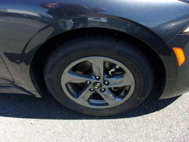 2021 KIA K5 LXS 5XXG14J2XMG060861