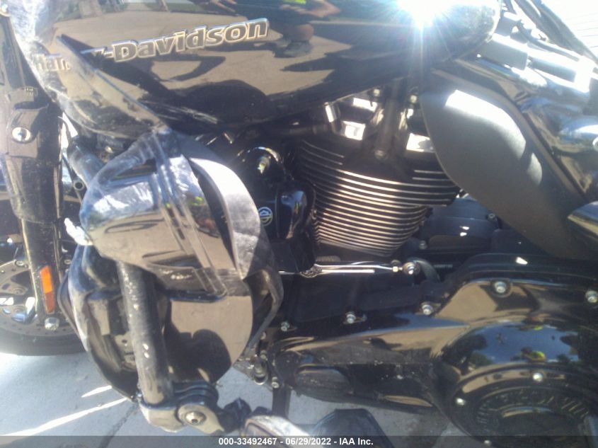 2020 HARLEY-DAVIDSON FLHTK 1HD1KEF13LB611871