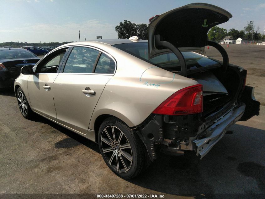 2017 VOLVO S60 PREMIER LYV402TK8HB128186