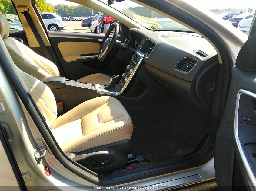 2017 VOLVO S60 PREMIER LYV402TK8HB128186