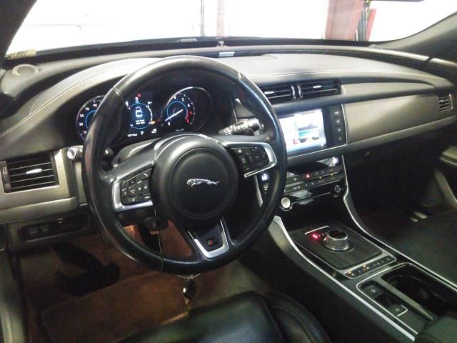 2016 JAGUAR XF S SAJBG4BV3GCY17851