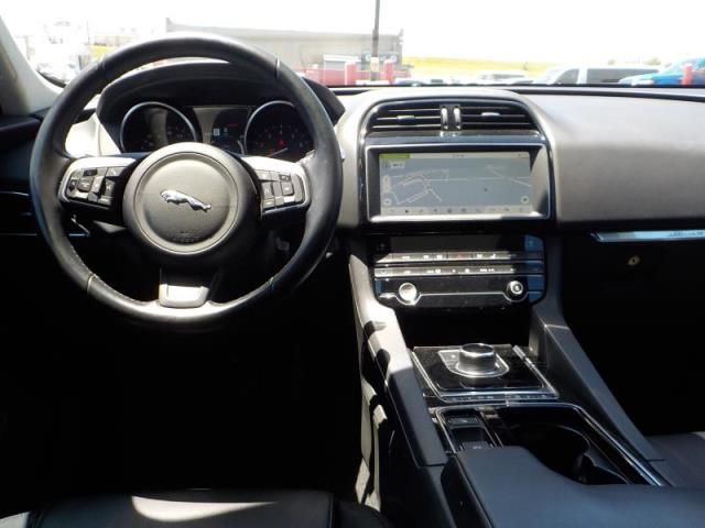 2020 JAGUAR F-PACE 25T PREMIUM SADCJ2FX8LA641913